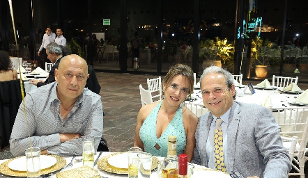  Jorge Cerón, Brenda y Paulino.