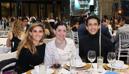  Georgina Ramos, Andrea Rubio y Guillermo Flores.