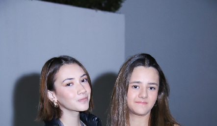  Paloma Artolózaga y Valentina Fernández.