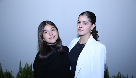  Paulina Acebo y María Paula Vera.