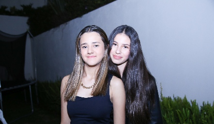  Valentina Fernández y Valeria González.