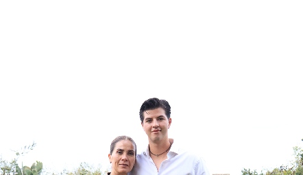  Gabriela Aranda y Andrés González.