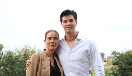  Gabriela Aranda y Andrés González.