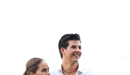  Gabriela Aranda y Andrés González.
