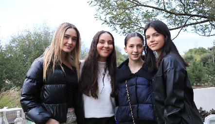  Marina Herrera, María Duque, Ana Valeria Almazán y Natalia Loredo.