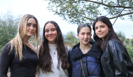  Marina Herrera, María Duque, Ana Valeria Almazán y Natalia Loredo.