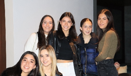  Aranza Padrón, Marina Herrera, María Duque, Natalia Loredo, Ana Valeria Almazán y Jimena Motilla.