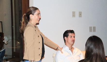  Gabriela Aranda y Andrés González.