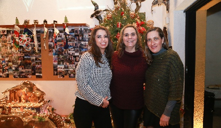  Fina Alcocer, Claudette Mahbub y Ale Garfias.