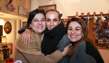  Cynthia Sánchez, Iliana Ramos y Claudia Flores.