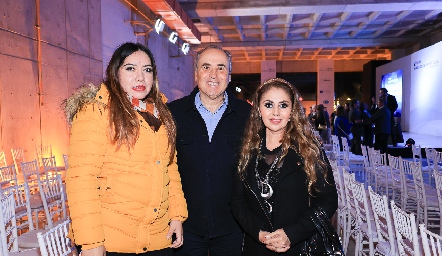  Edna Galaviz, Alejandro Navarro y Lucy Ruiz.