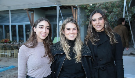  Paula Pérez, Ximena Kuri y Annia Werge.