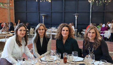  Brenda Gómez, Olga Suárez, Berenice Díaz Infante y Pilar Díaz de León.