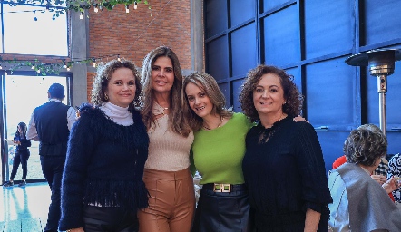 Gaby González, Martha Diez Gutiérrez, Adriana González y Teté González.