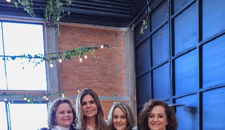   Gaby González, Martha Diez Gutiérrez, Adriana González y Teté González.