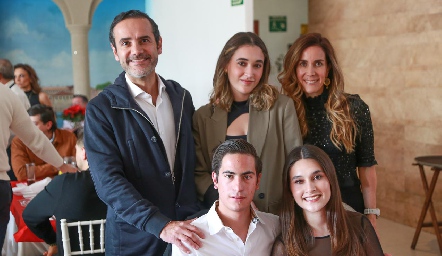  	 Javier Díaz de León, Sofía Garza, Adriana Cázares, Juan Azcona y Camila Garza.