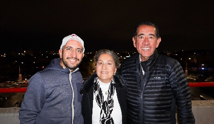  Diego Bocard, Lupita González y Félix Bocard.