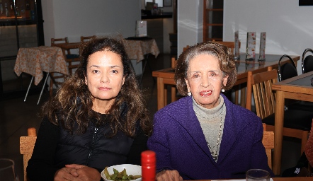  Aida Palau y Martha Abaroa.