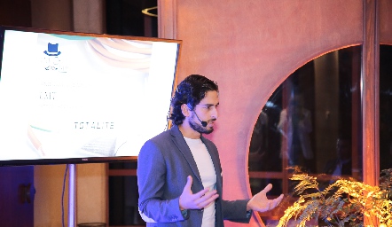  Alex Martínez.