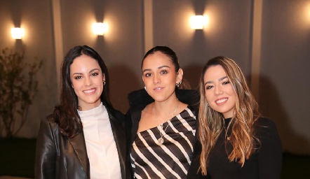  Martha Ricavar, Natalia Rentería y Alejandra Michel.
