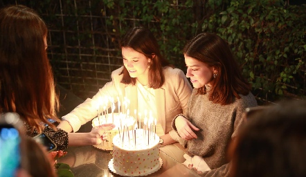  Ánika Lozano y Cinthia González.