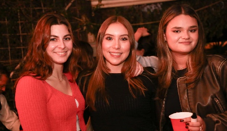  Vale Figueroa, Natalia Gómez y Daniela Noyola.