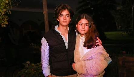  Alejandro Lozano y Dana Herrejón.