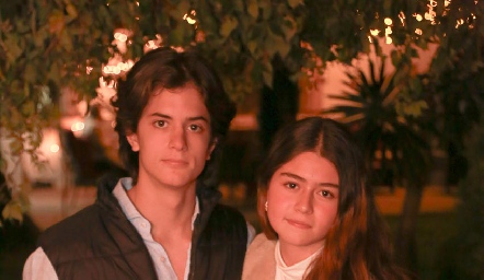  Alejandro Lozano y Dana Herrejón.