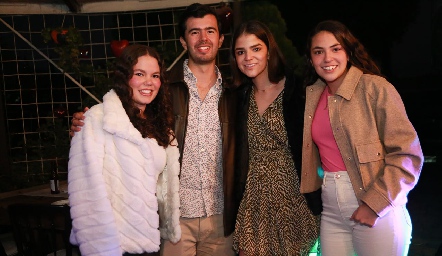  Ana Isa Martínez, Andrés Espinosa, Margaret González y Alejandra Raitarski.