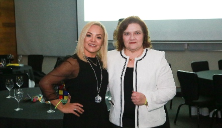  Paola Méndez y Maribel Ramos.