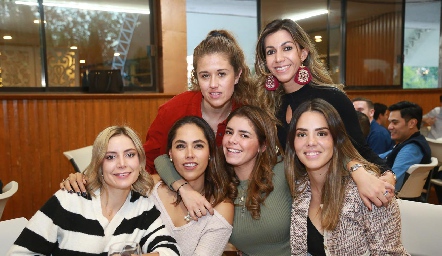  Margarita, Carla, Valeria, Ana, Jessica y Ceci.