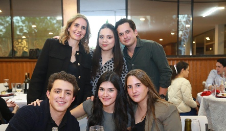  Elsa Villalba, Sandra Mondragon, Agustín Castillo, Rodrigo Ferretiz, Ana Sofí Santoyo y María José Villalba.