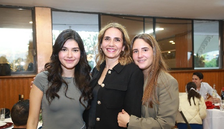  Ana Sofí Santoyo, Elsa Villalba y María José Villalba.
