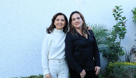 Martha Carrillo y Claudia Revuelta.