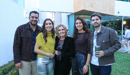  Carlos Morales, Valeria Alcalde, Silvia Aguilar, Rocío Mendizábal y Federico Alcalde.