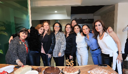  Mariana Gómez, Cecilia Morales, Lorena Martínez, Gaby Espinoza, Claudia Revuelta, Claudia Álvarez, Marta Carrillo, Angélica Díaz Infante y Cristina Chevaile.