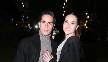  Juan Azcona y Camila Garza.