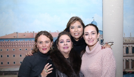 Marisol López, Silvia Esparza, María del Carmen Martínez y Adriana Dibildox.