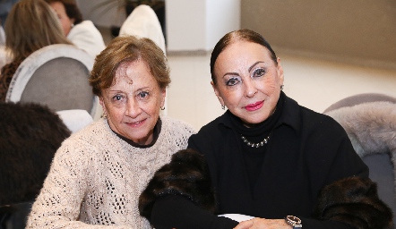  Elba Garza y Rebeca Konishi.