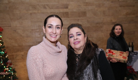  Adriana Dibildox y Silvia Esparza.