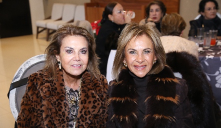  Lourdes Bustos y Gloria Estrada.