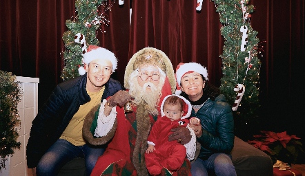  Familia Zárate con Santa.
