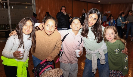  Carlota, Camila Ayala, Luciana Robles, Marijo Macías y Marijo Pérez.