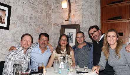  Federico García, Obed Gutiérrez, Paola Soto, Alex Pérez, Germán González y Paola Vázquez.