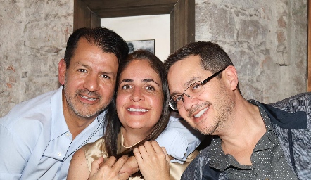  Obed Gutiérrez, Paola Soto y Alex Pérez.
