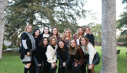  Meritchell, Christiann, Ceci, Claudia, Carmenchu, Yolanda, Marcela, Ana Paula, Sigrid, Ceci, Doris y Liz.