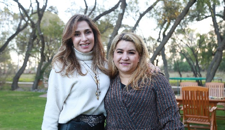  Liz Stevens y Carmenchu.