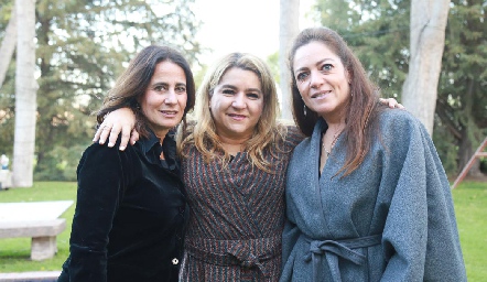  Ana Paula, Carmenchu y Claudia.