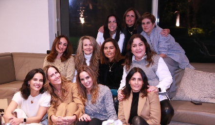  Anilú Enríquez, Adriana Pedroza, Gloria Medina, Claudia Artolózaga, Adriana Ocaña, Karina Vita, Lorena Torres, Delly Cásares, Claudia Martínez, Marcela Payán y Claudia Hinojosa.