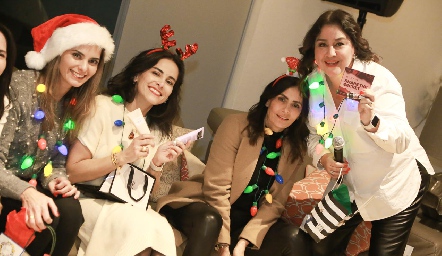  Gloria Medina, Anilú Enríquez, Claudia Artolózaga y Delly Cázares.